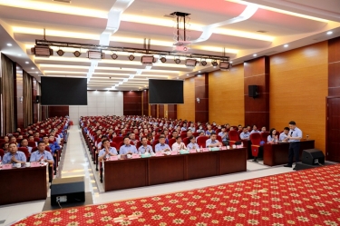 初心不变 实干为先 | SBOBET利记纸业隆沉召开2022年半年度总结赞美大会